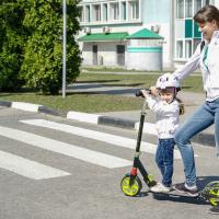 Как выбрать самокат для ребенка: безопасность малыша превыше всего